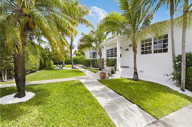 1st image of 435 W Dilido Dr #000