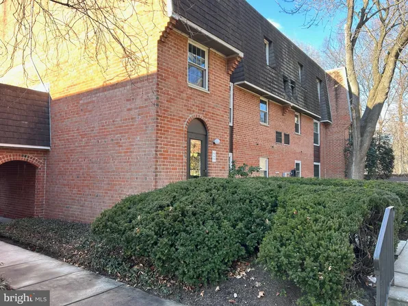 4000 Gypsy Ln #701G1, Philadelphia, PA 19129