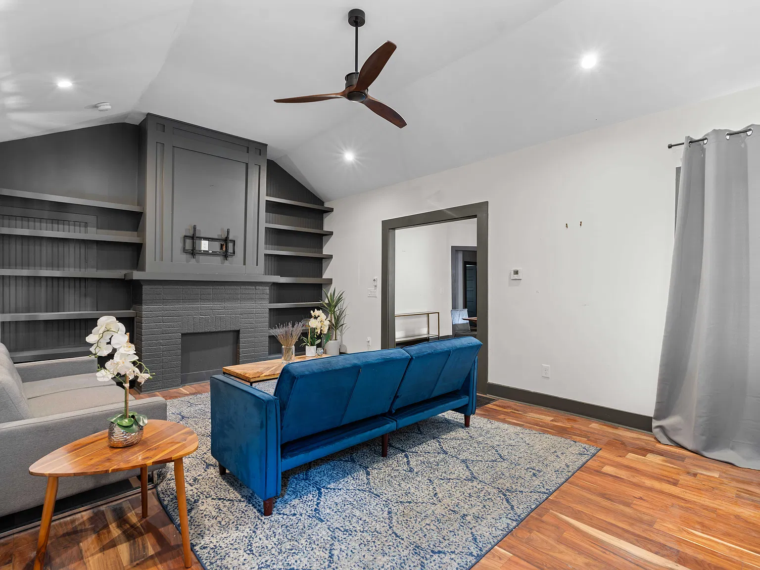 3 bed, 1600 sqft, $2,500 — Photo 3