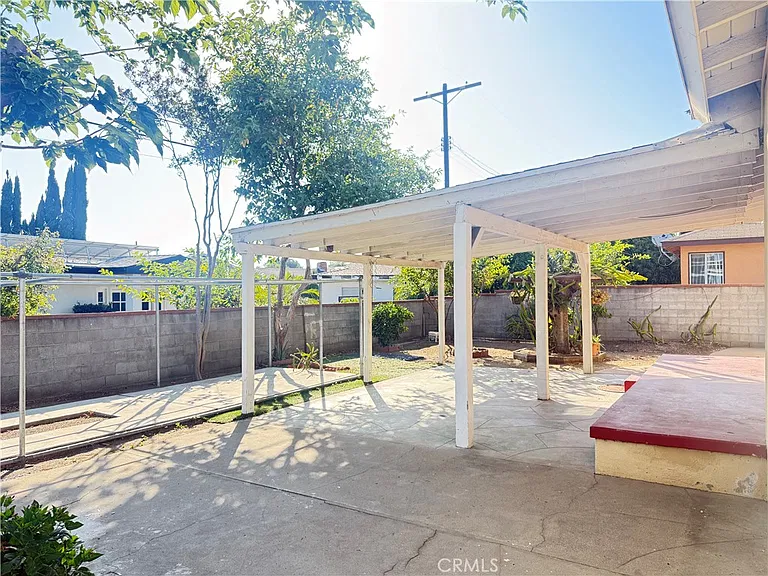 9279 Dorrington Ave — Photo 22