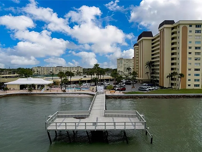 4650 Cove Cir #209 — Photo 36