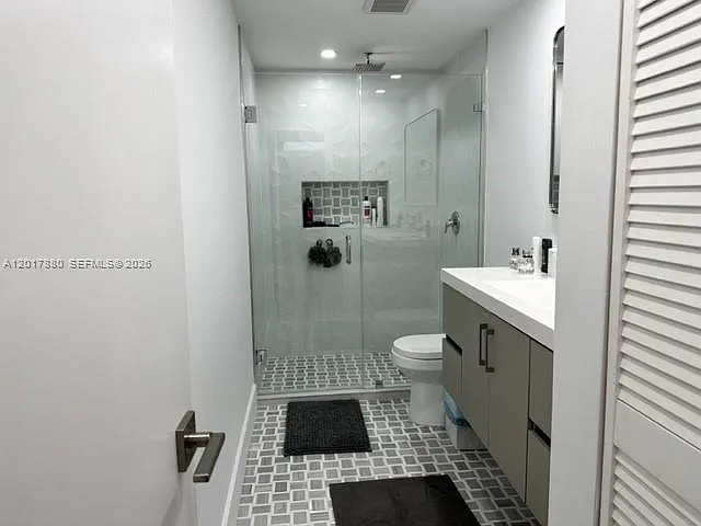 5401 Collins Ave #128 — Photo 37