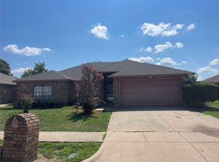 1404 Garrison St, Arlington, TX 76018