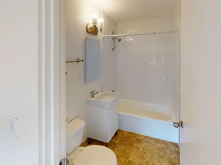 Viewmont Apartments — Photo 18