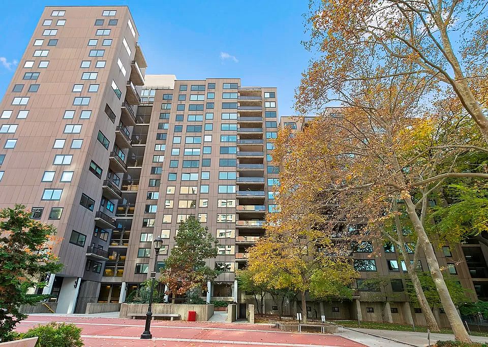 1st image of 531 Main St APT 813