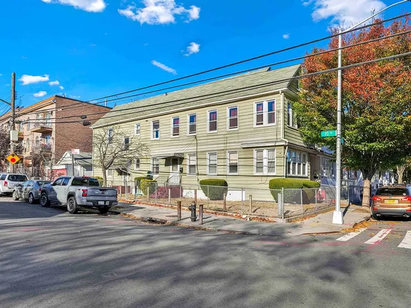 8920 181st St, Jamaica, NY 11423