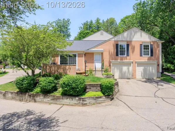 1534 Hidden Valley Ln, Rochester, MI 48306