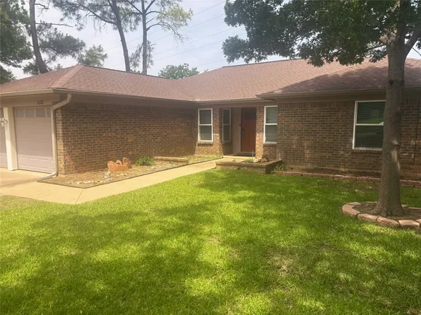 3325 Derby Cir, Bedford, TX 76021