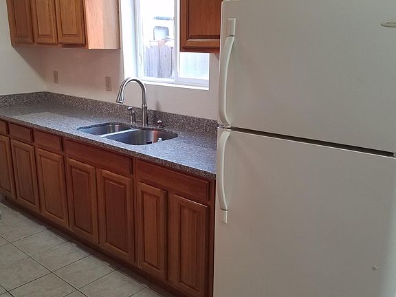 4th image of 621 W A St #621