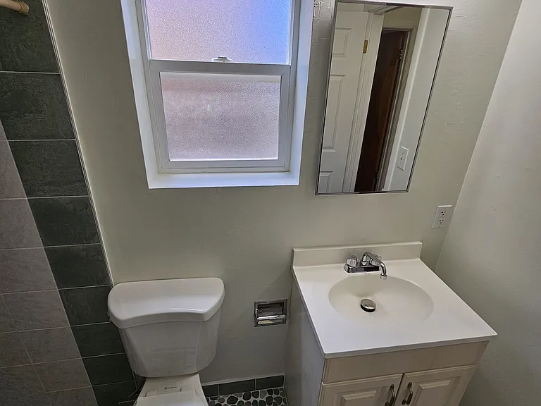 1425 Snow St — Photo 12