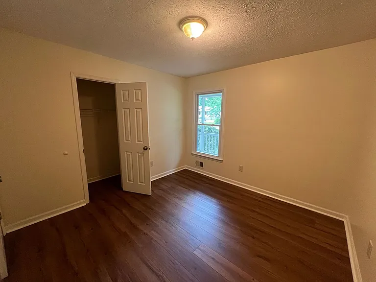 2410 Hillboro Cir SW — Photo 14
