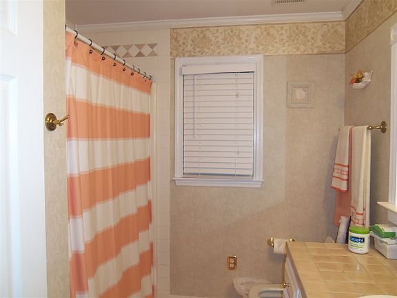 3rd image of 154 Riverrun Dr