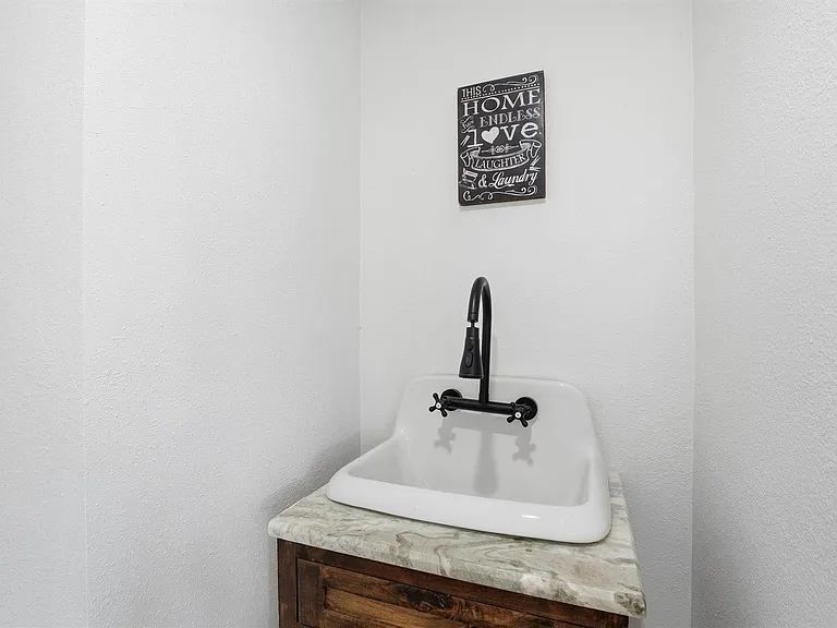 3714 Brookmeade Dr — Photo 16
