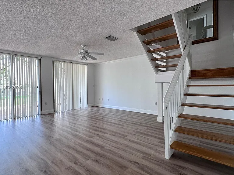 9781 NW 45th Ln — Photo 3