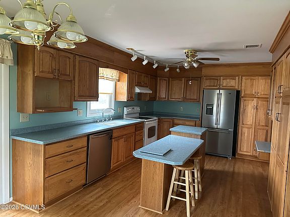 4th image of 671 Strick Rd