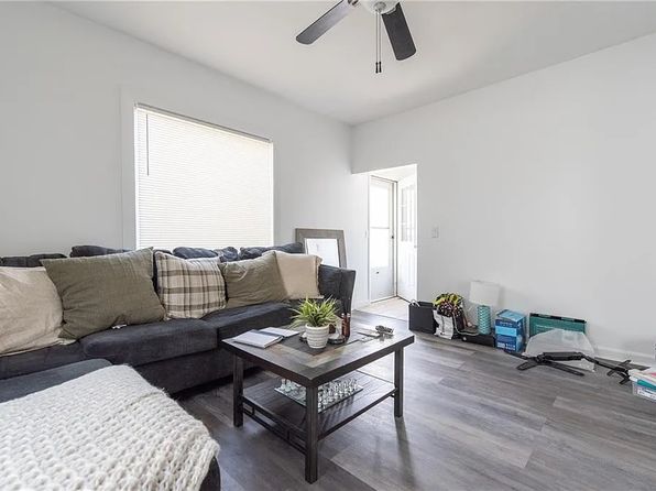22 Chambers St #1