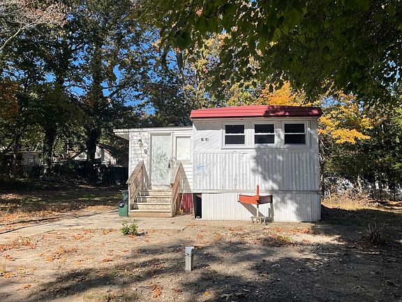 2nd image of 7618 Joseph St
