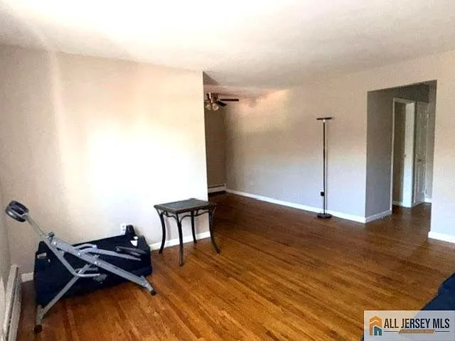 2 bed, 1.0 bath, $2,100 — Photo 4