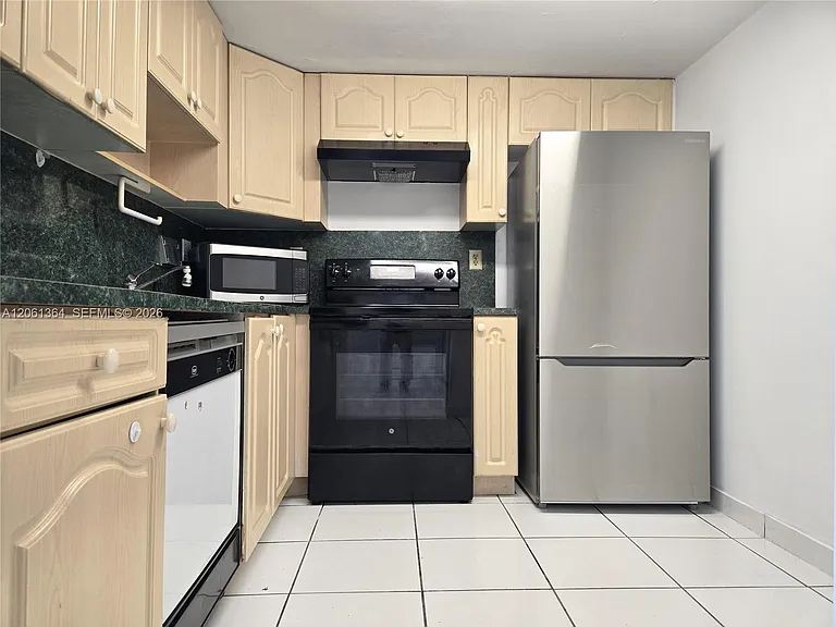 2075 SW 122nd Ave #331 — Photo 6