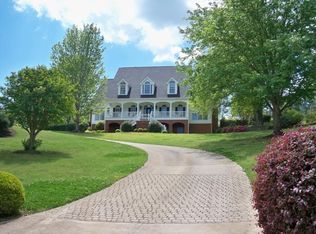 5600 River Walk Ct, Gainesville, GA 30506