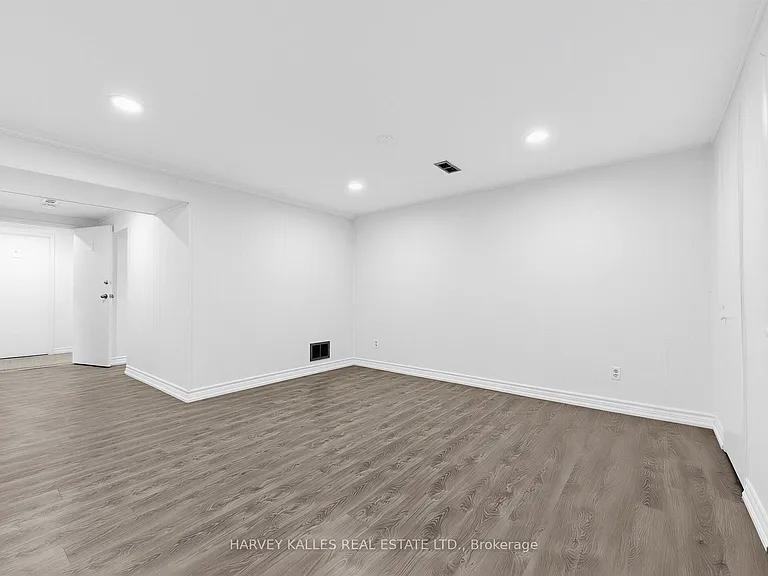 16 Terrydale Dr #BASEMENT — Photo 6