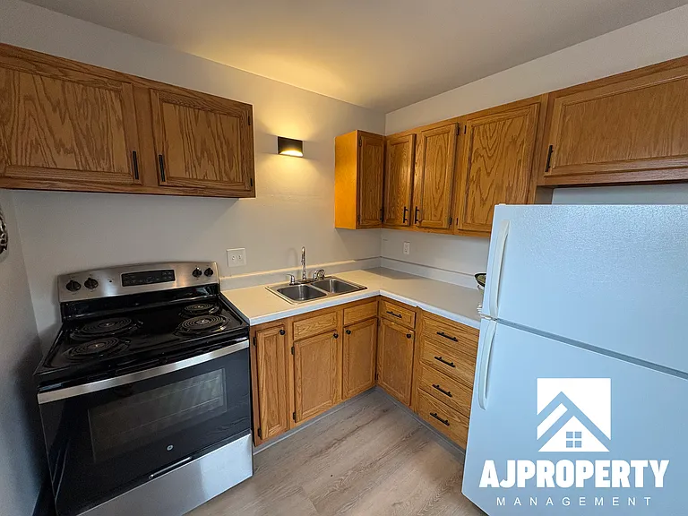 615 W 15th St #3 — Photo 5