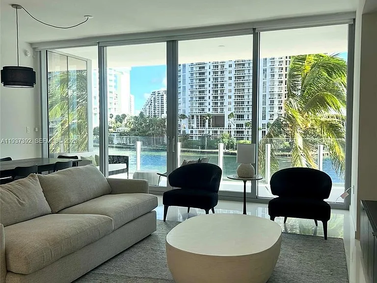 300 Biscayne Boulevard Way — Photo 3