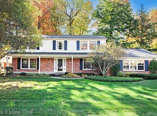 5593 Northcote Ln, West Bloomfield, MI