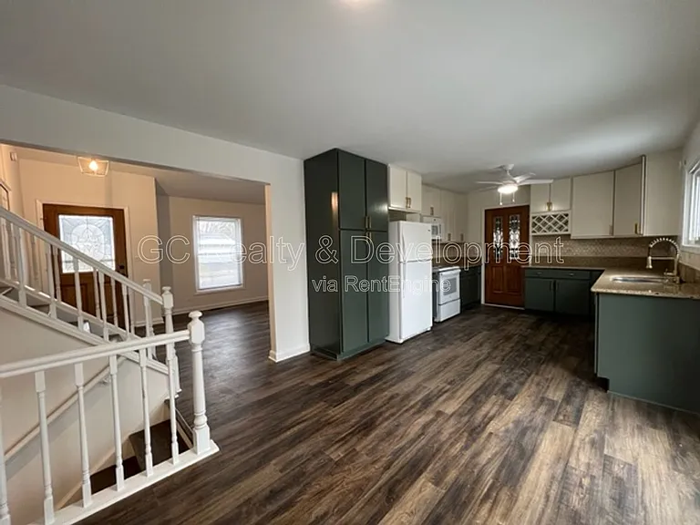 231 Ridgefield Ln — Photo 8