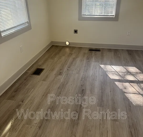 2726 Lumpkin Ct — Photo 3