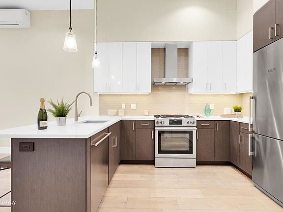 5th image of 26-33 28th St #Loft1b