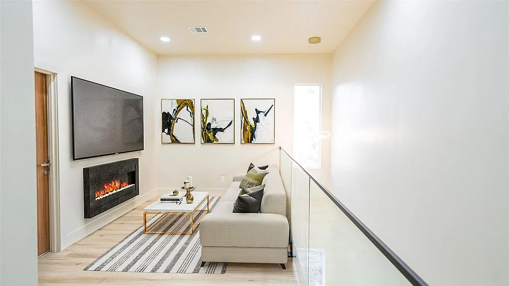 3 bed, 2.5 bath, 1740 sqft, $2,900 — Photo 4