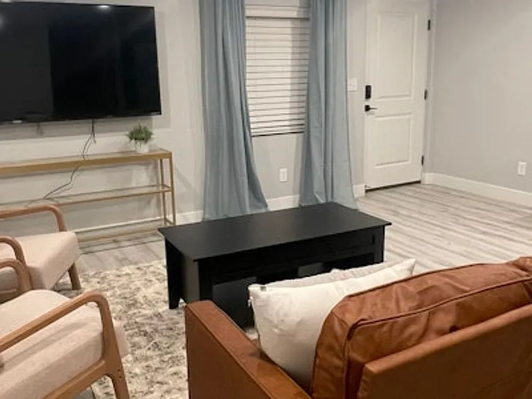 201 N 20 W — Photo 2
