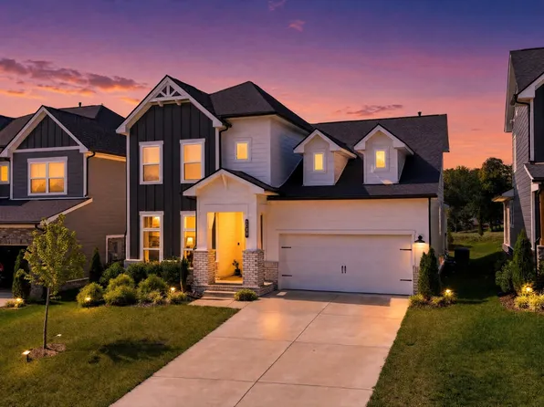 1089 Callaway Dr, Lebanon, TN 37087