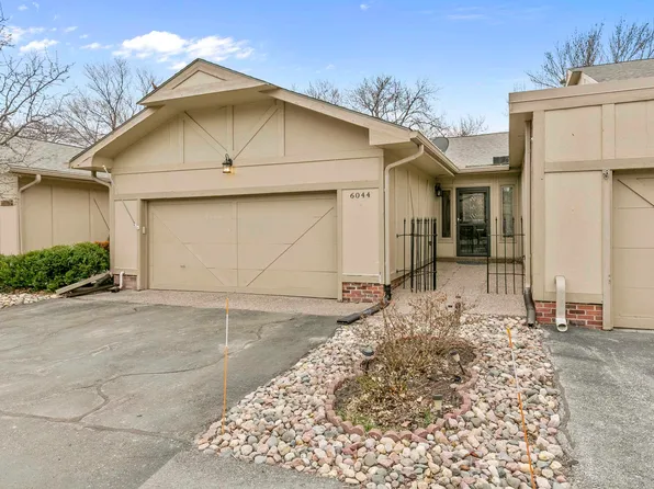 6044 Oakcrest Plz #8, Omaha, NE 68137