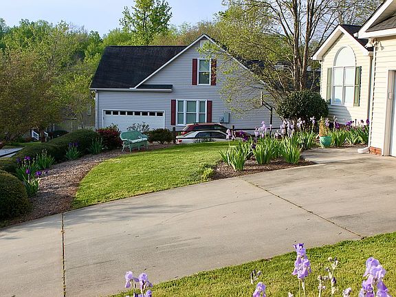 4th image of 3 Quail Meadow Ln