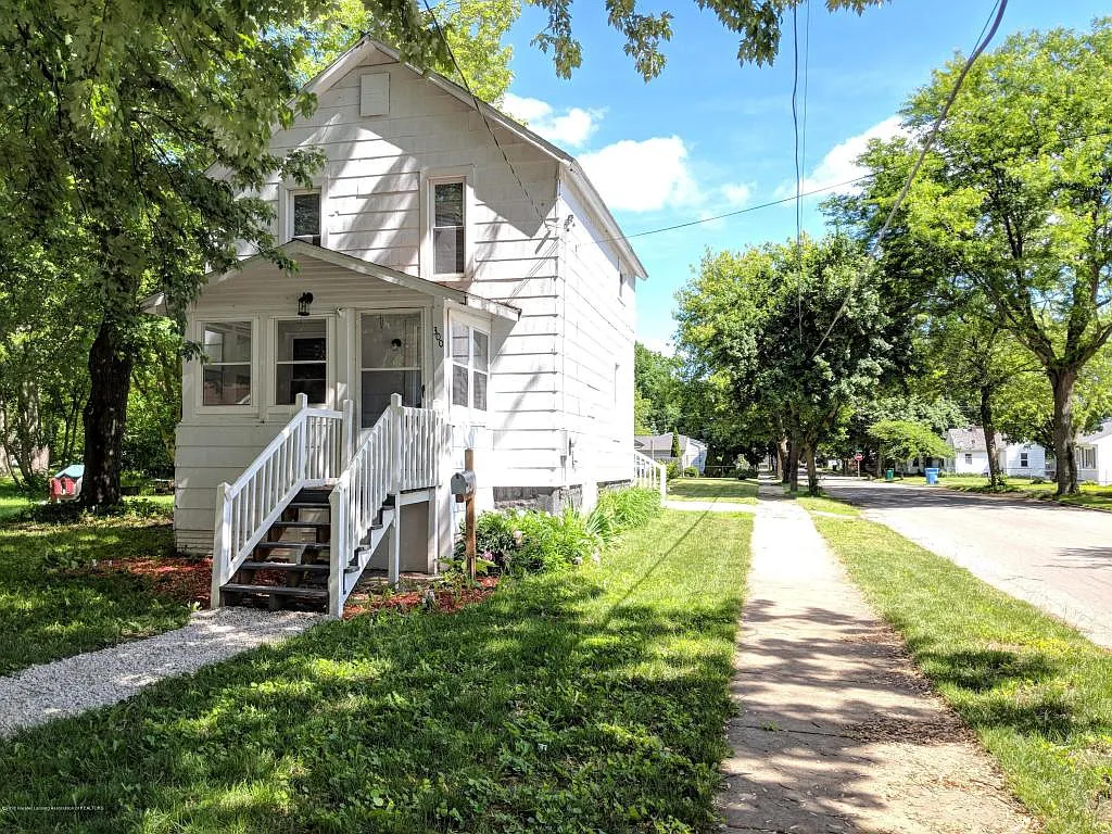 300 W Hodge Ave photo 1
