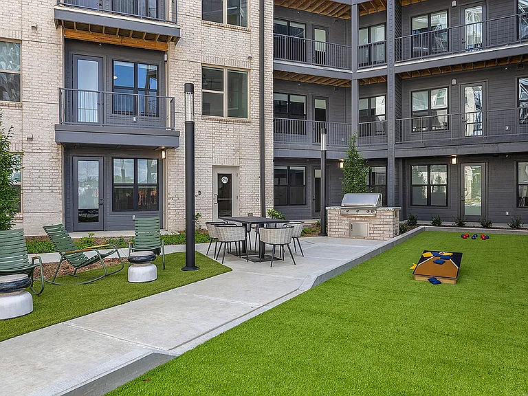 Vista at Summit — Photo 23