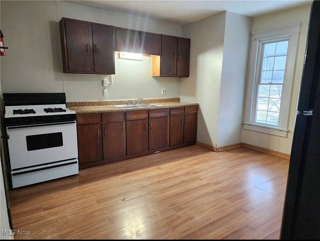 2 bed, $895 — Photo 1