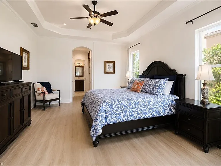 8263 Potomac Ln — Photo 31