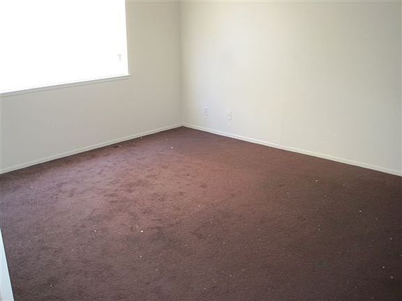 5th image of 3896 Yellowstone Cir