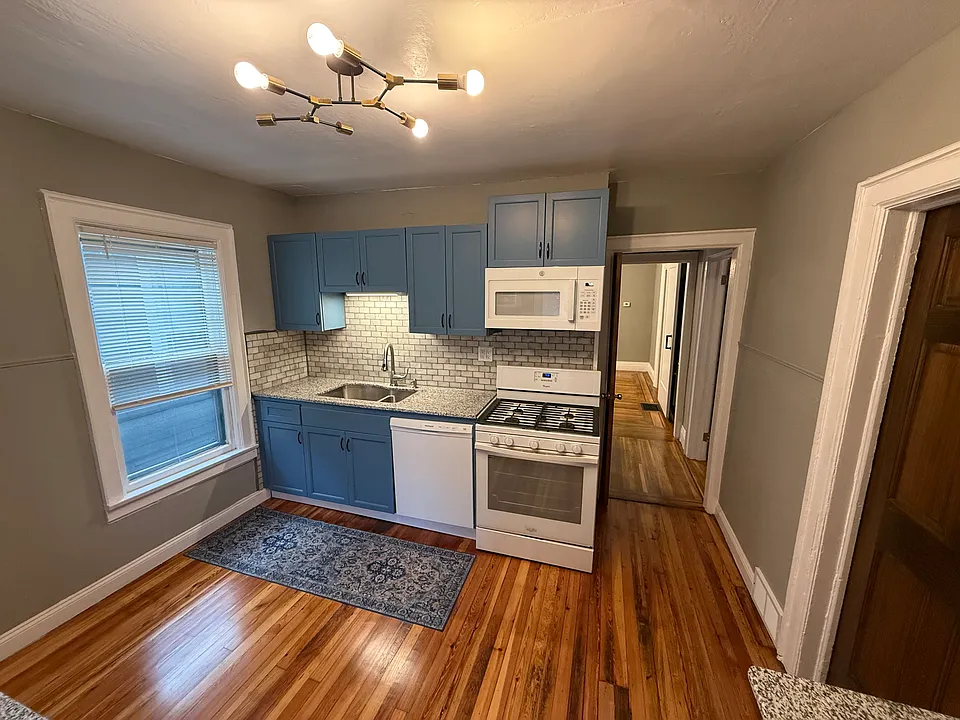 567 Bird Ave #2