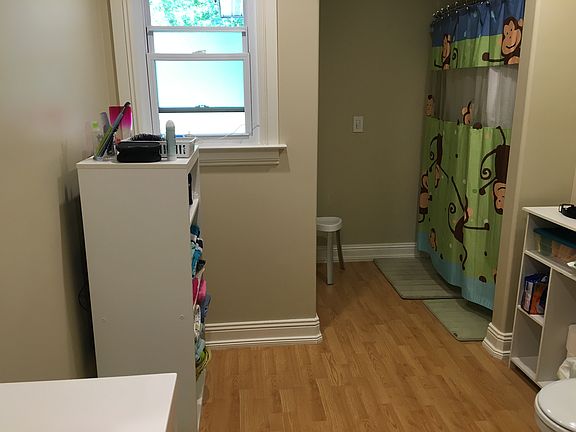Large main bath