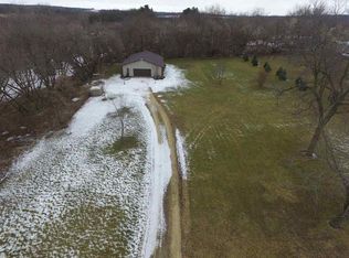 9014 N Leaf River Rd, Leaf River, IL 61047