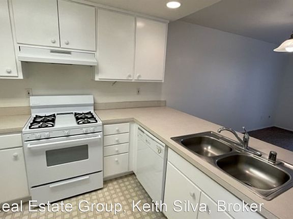 5th image of 3053 S Higuera St APT 10