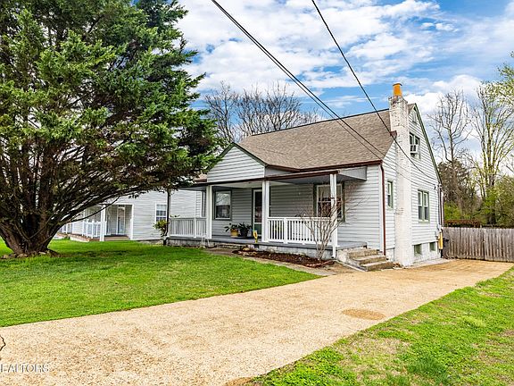 2nd image of 2521 Seymour Ave