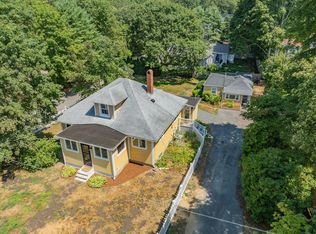 100 River Rd, Barnstable, MA 02630