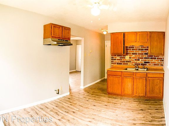 5th image of 9443 S Broadway APT A