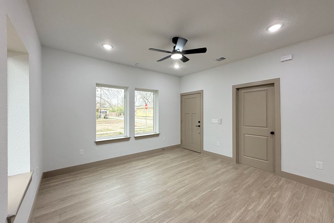 next background image