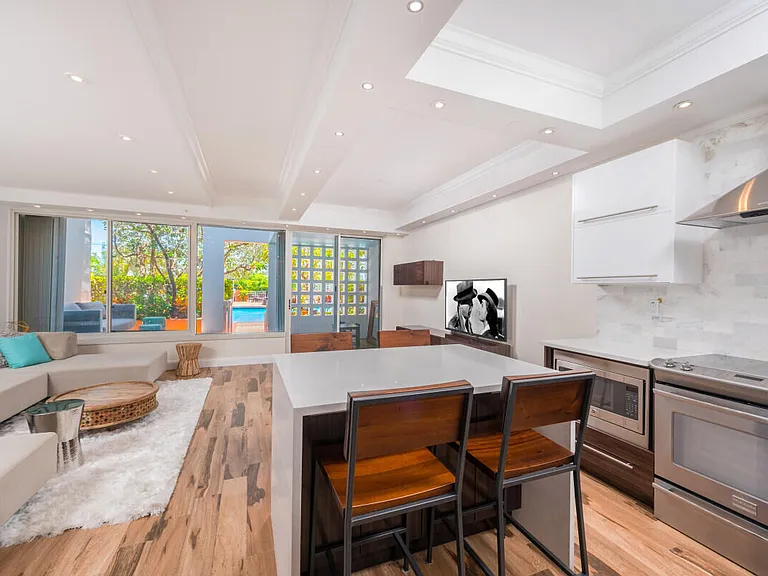 400 S Pointe Dr #307 — Photo 3